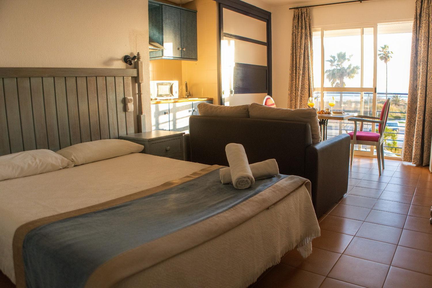 Hotel Playa Conil - Beachfront Studios & Suites Conil De La Frontera Extérieur photo