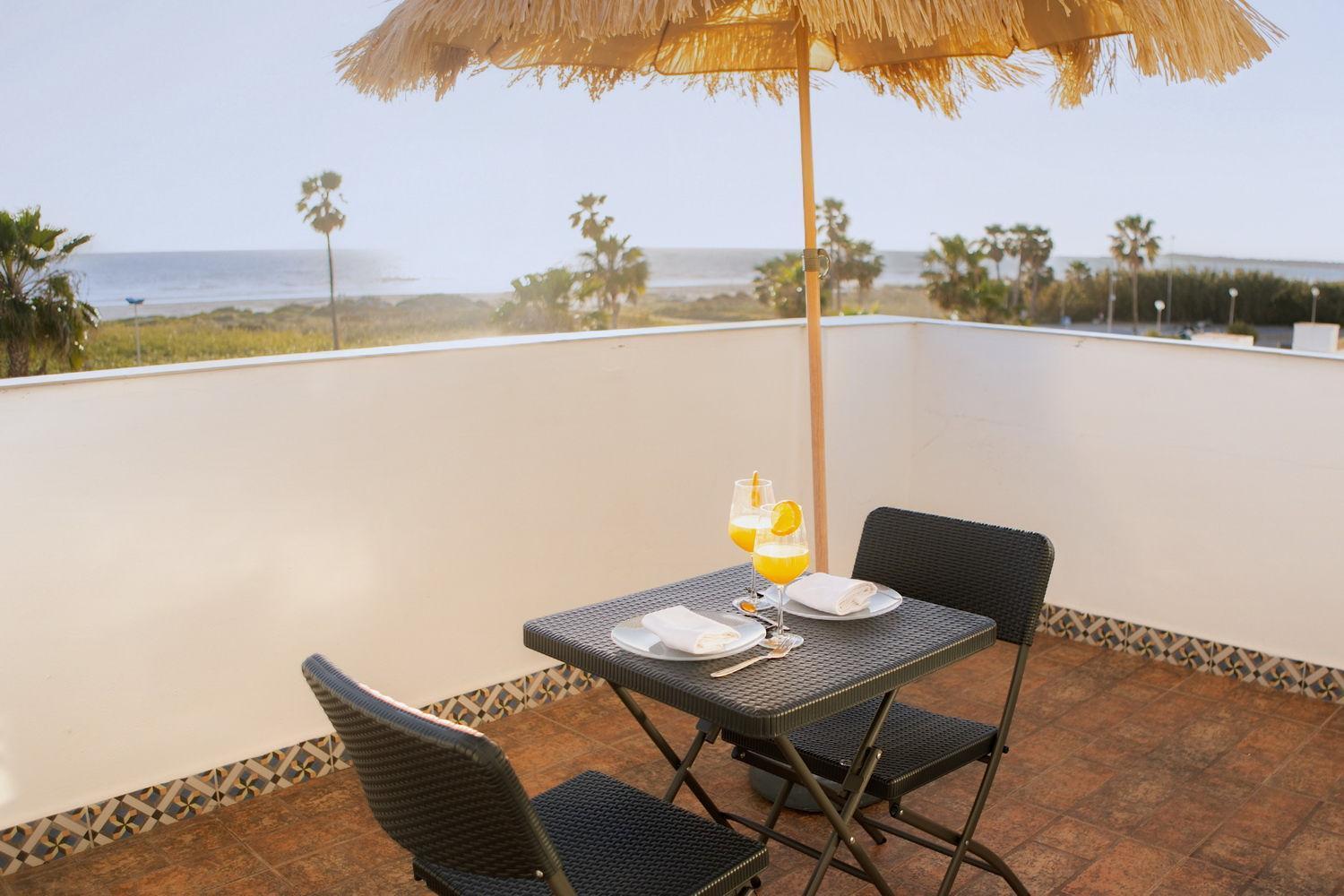 Hotel Playa Conil - Beachfront Studios & Suites Conil De La Frontera Extérieur photo