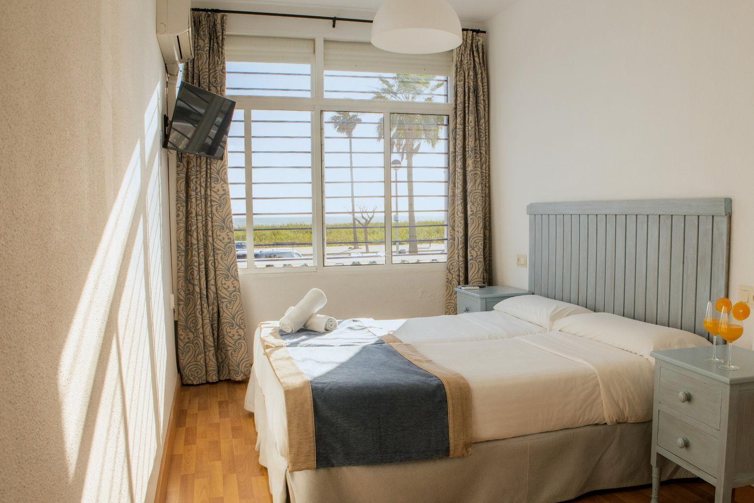 Hotel Playa Conil - Beachfront Studios & Suites Conil De La Frontera Extérieur photo