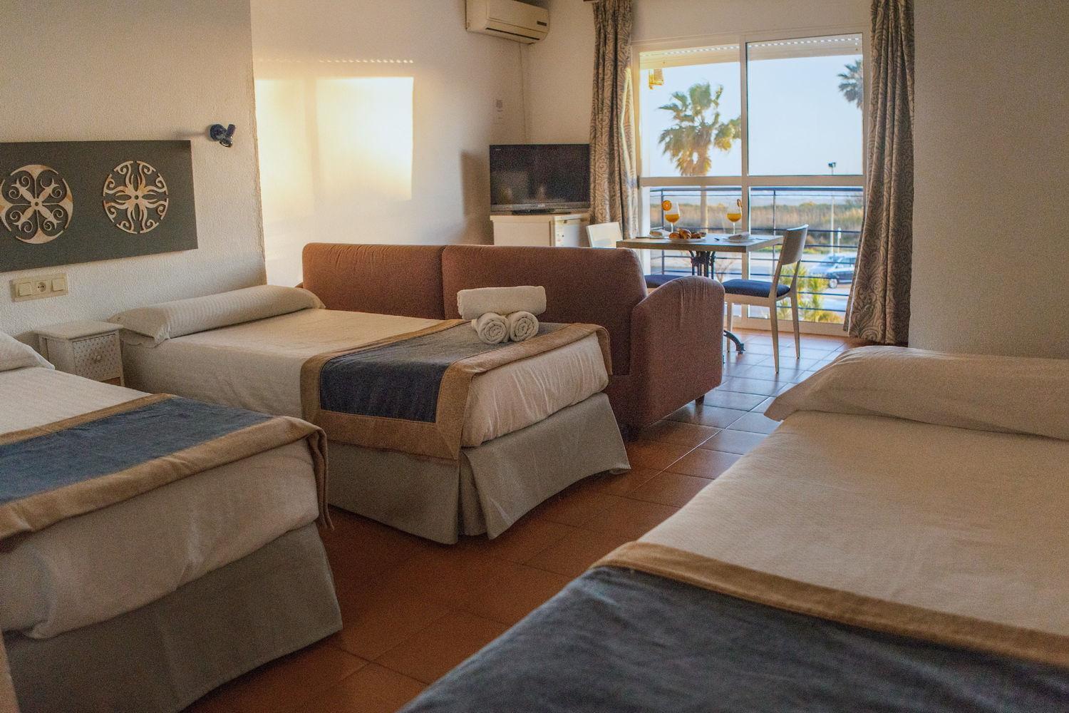 Hotel Playa Conil - Beachfront Studios & Suites Conil De La Frontera Extérieur photo
