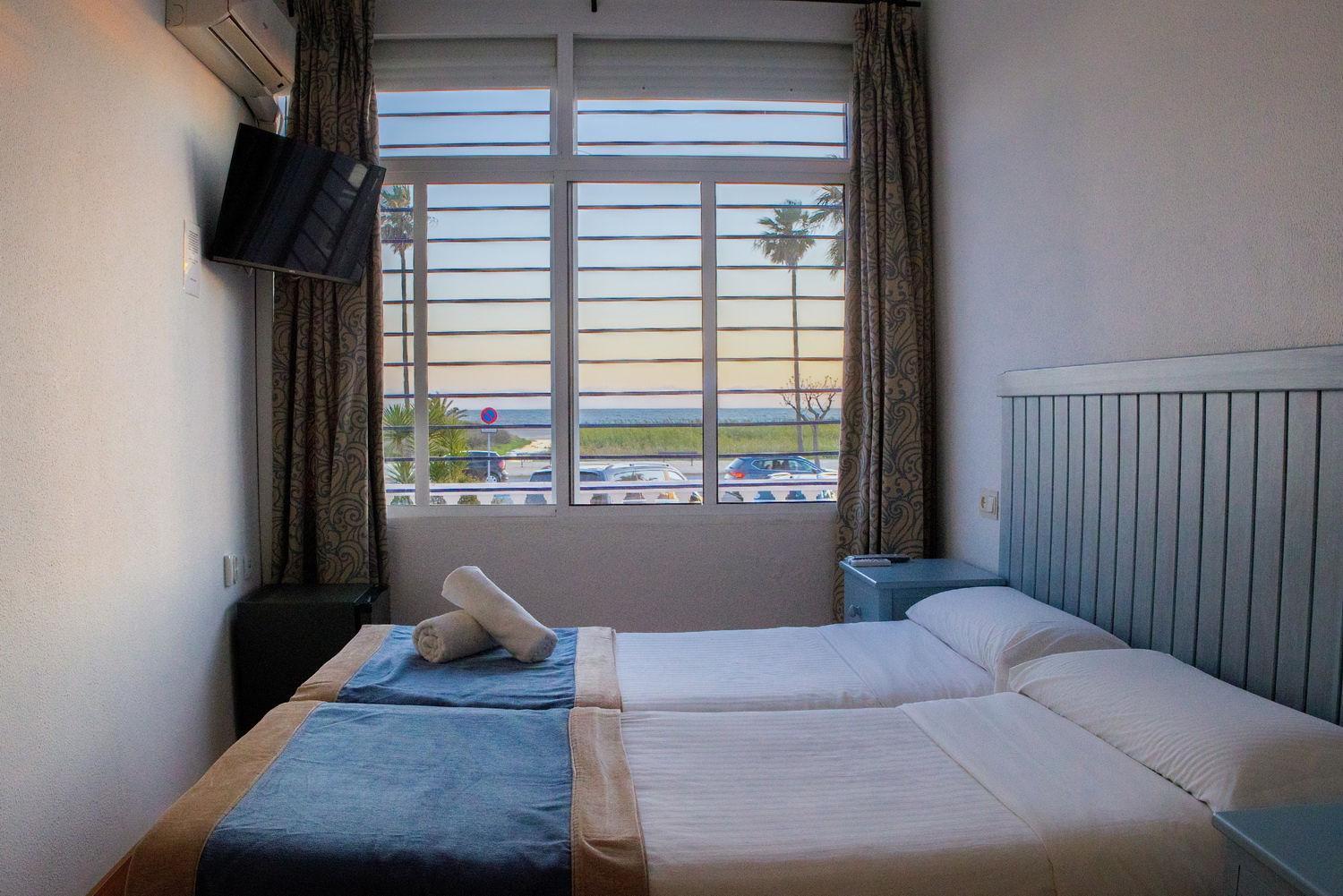 Hotel Playa Conil - Beachfront Studios & Suites Conil De La Frontera Extérieur photo